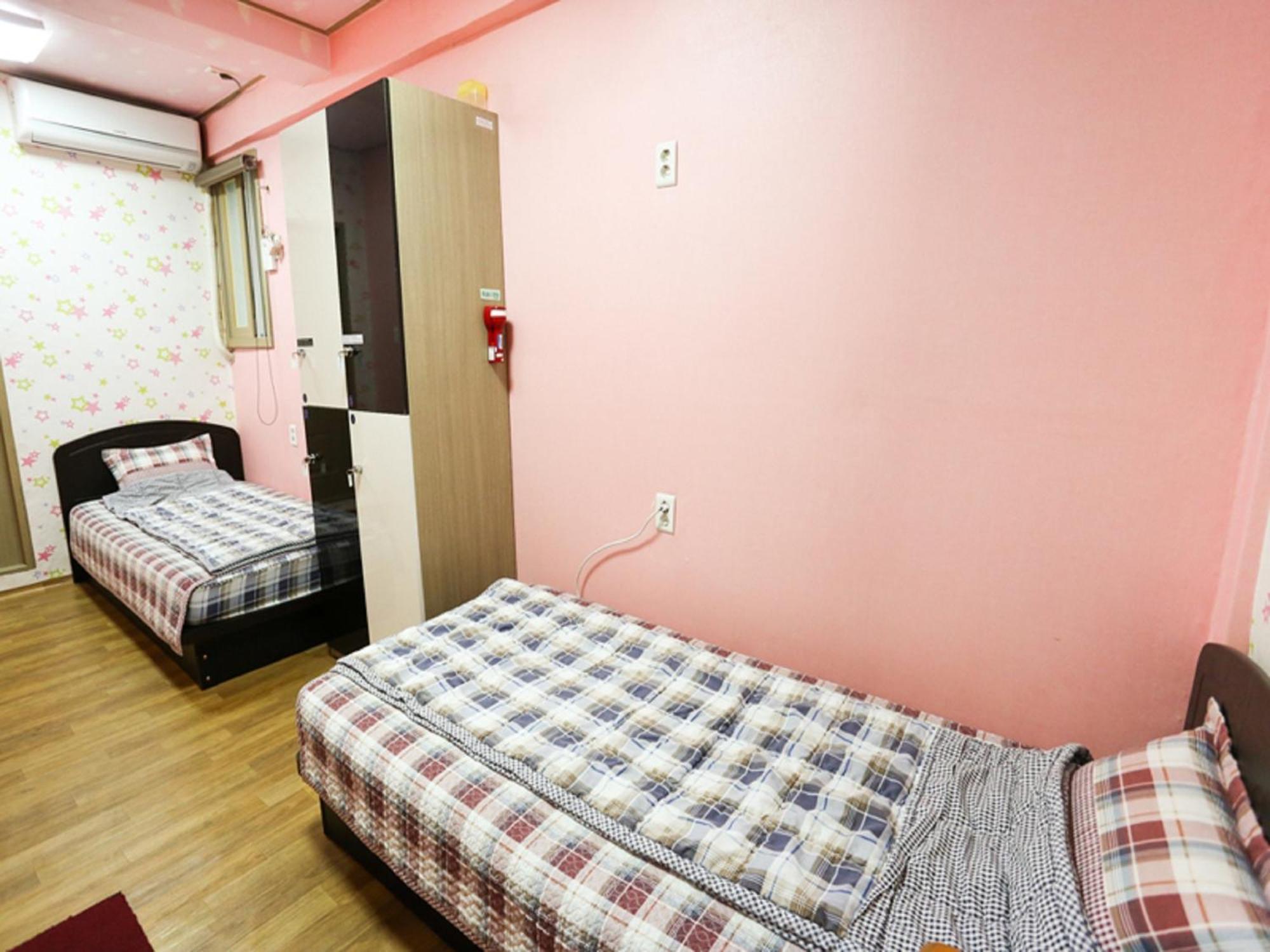 Funstay Inn Guesthouse Busan Ruang foto