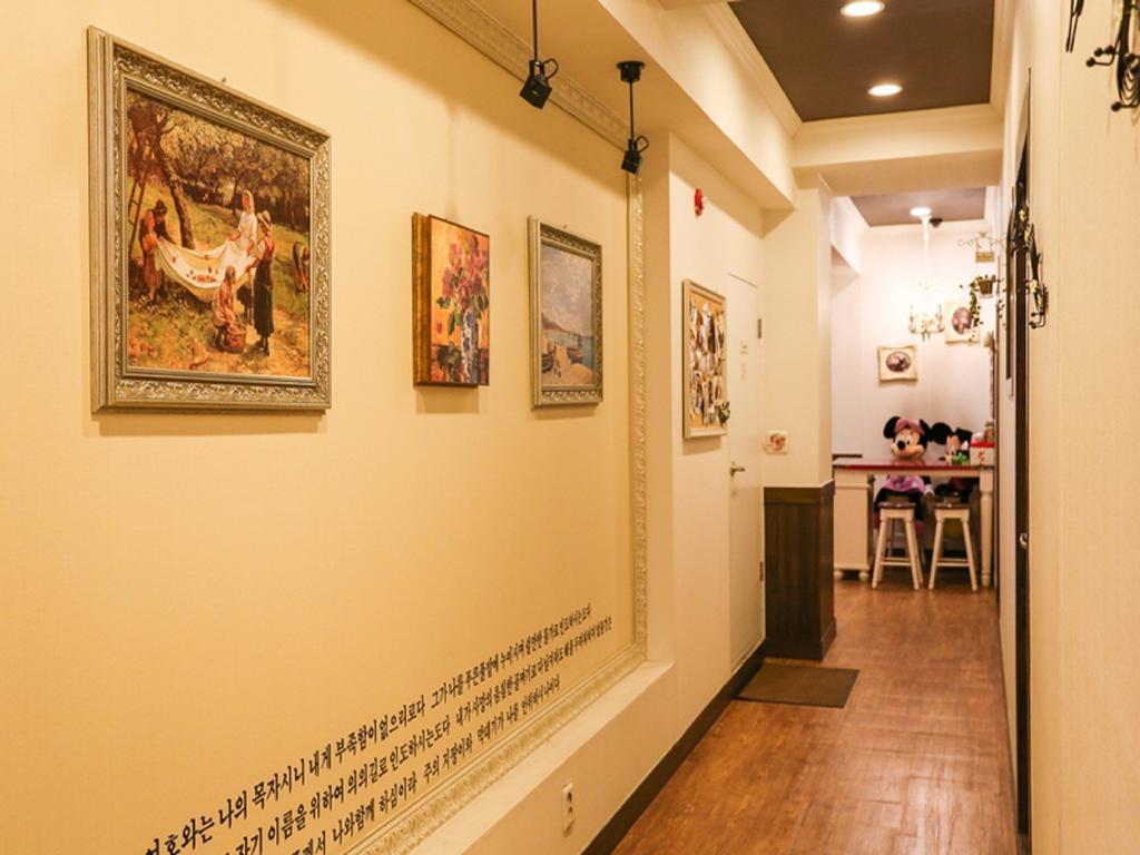 Funstay Inn Guesthouse Busan Bagian luar foto