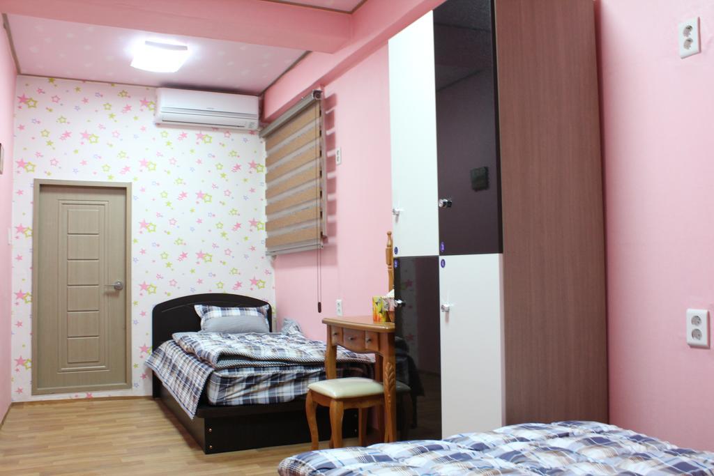 Funstay Inn Guesthouse Busan Bagian luar foto