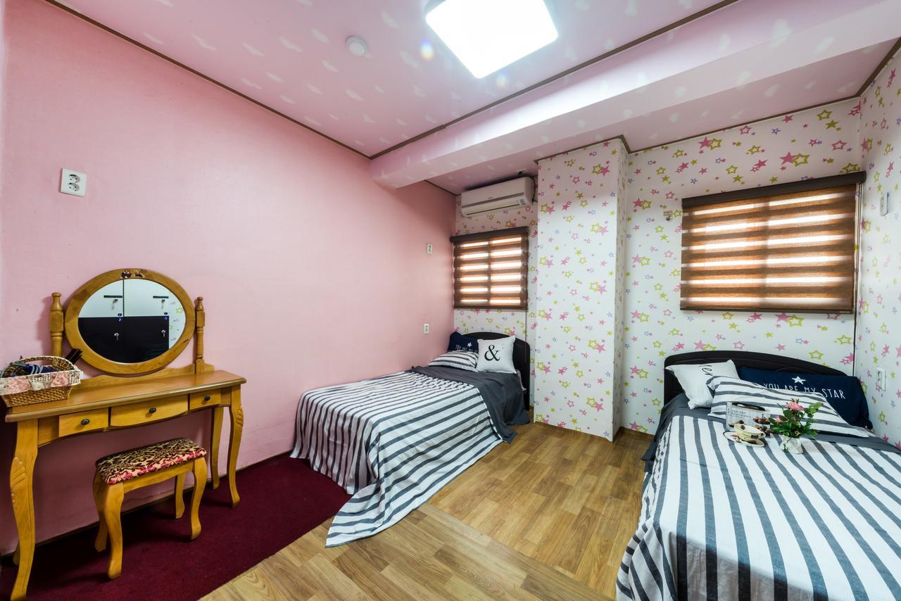 Funstay Inn Guesthouse Busan Bagian luar foto