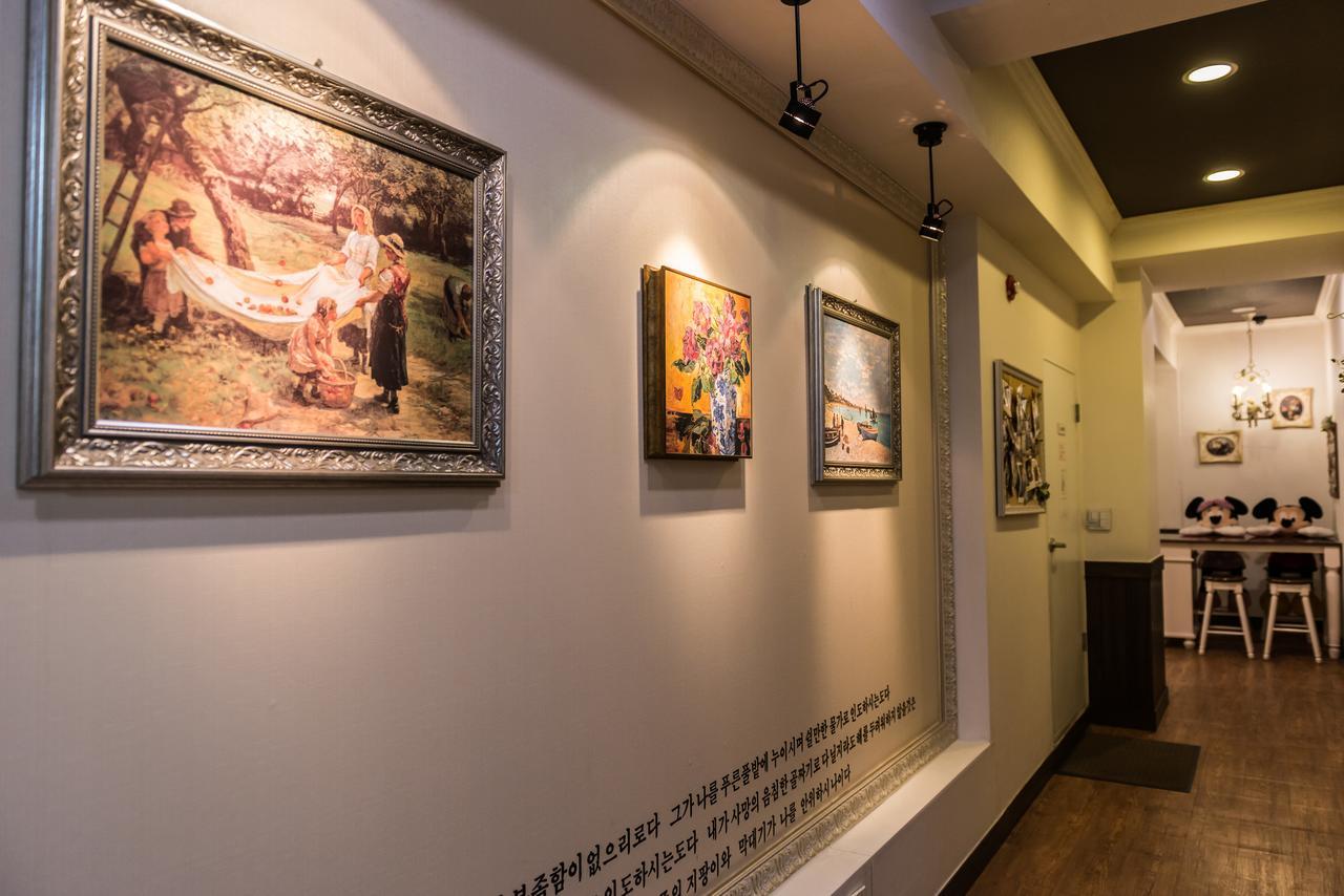 Funstay Inn Guesthouse Busan Bagian luar foto