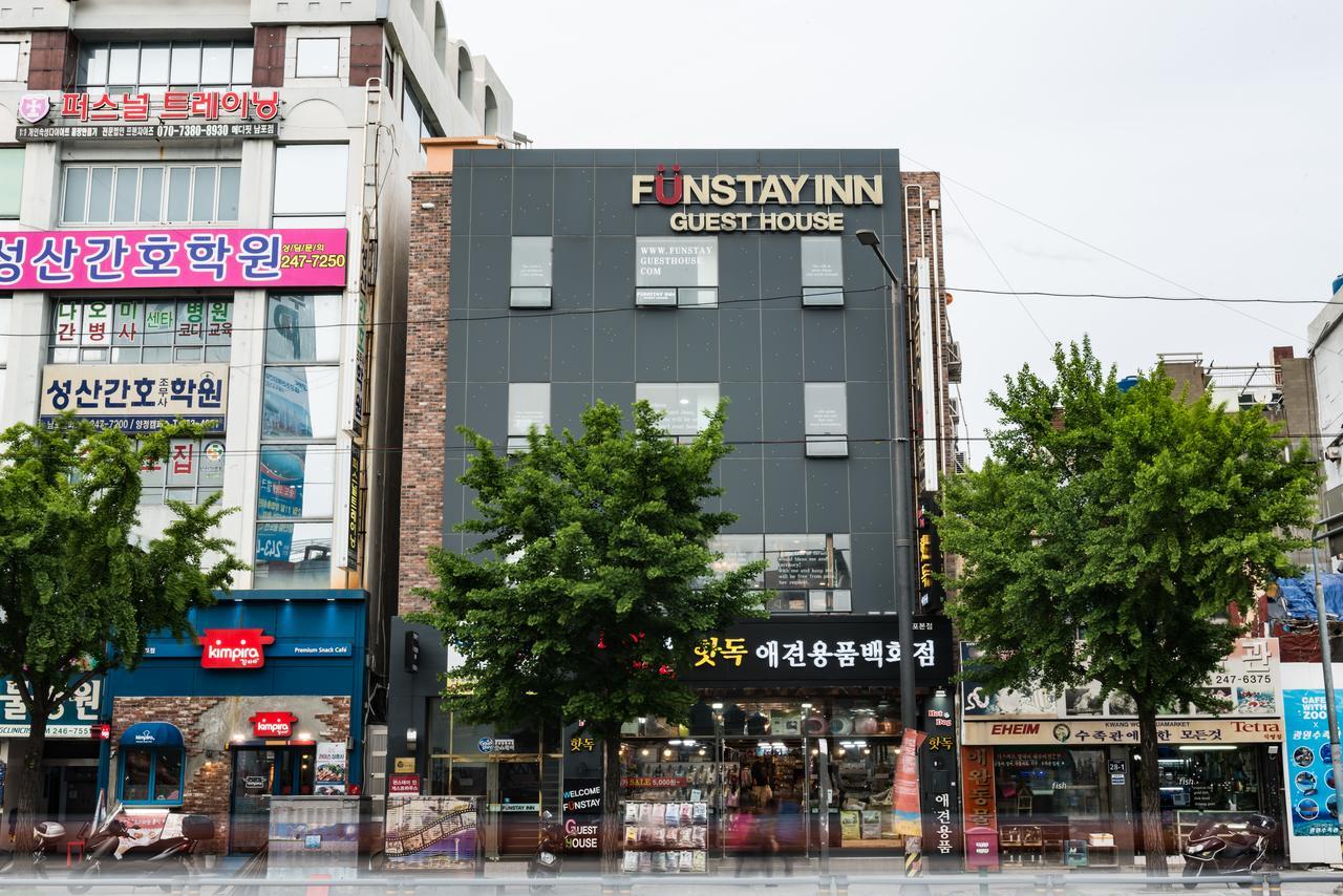 Funstay Inn Guesthouse Busan Bagian luar foto
