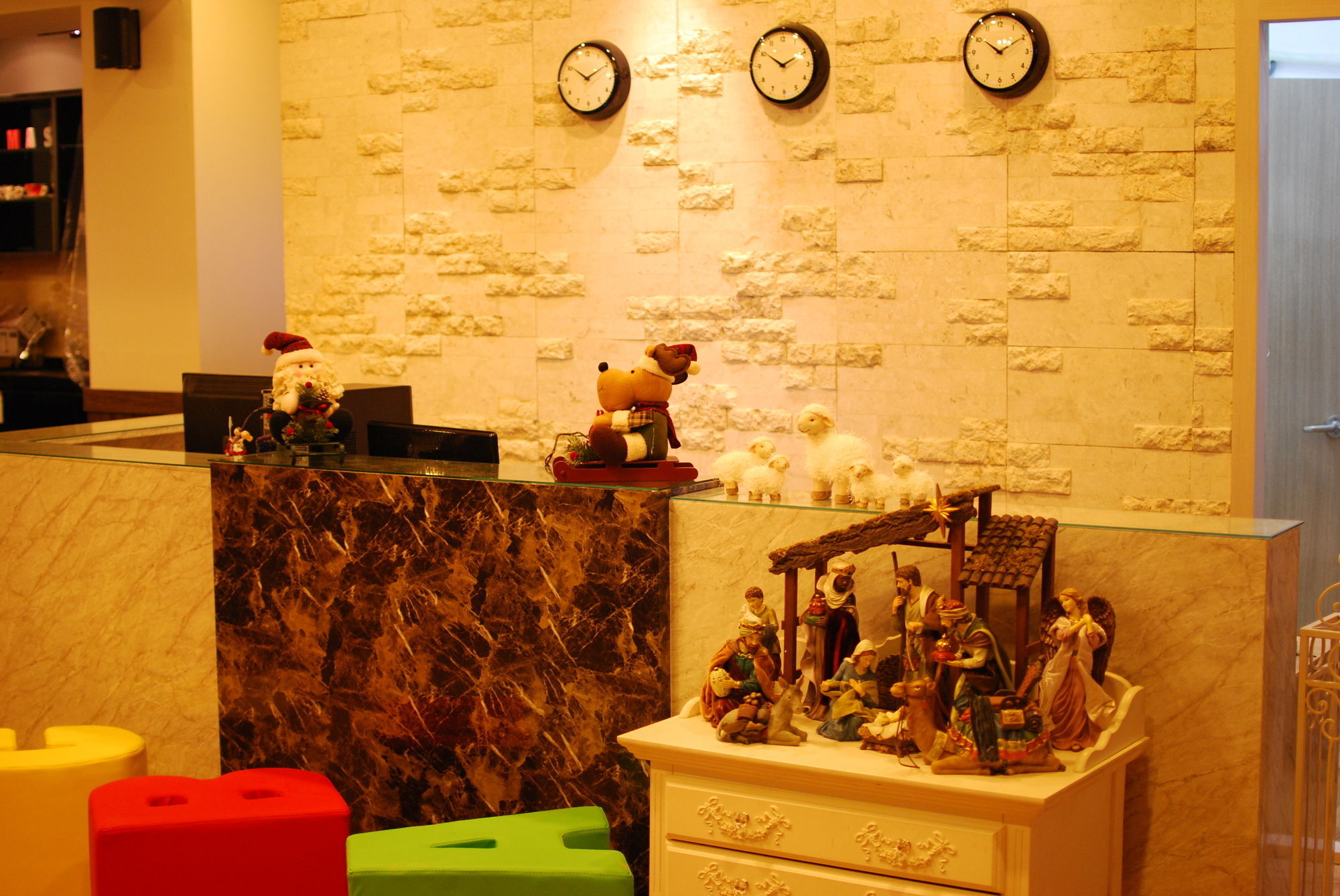 Funstay Inn Guesthouse Busan Bagian luar foto